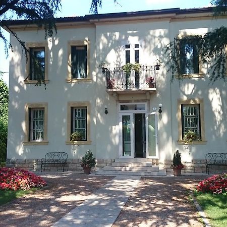 B&B Villa Dei Pini Domegliara Kültér fotó