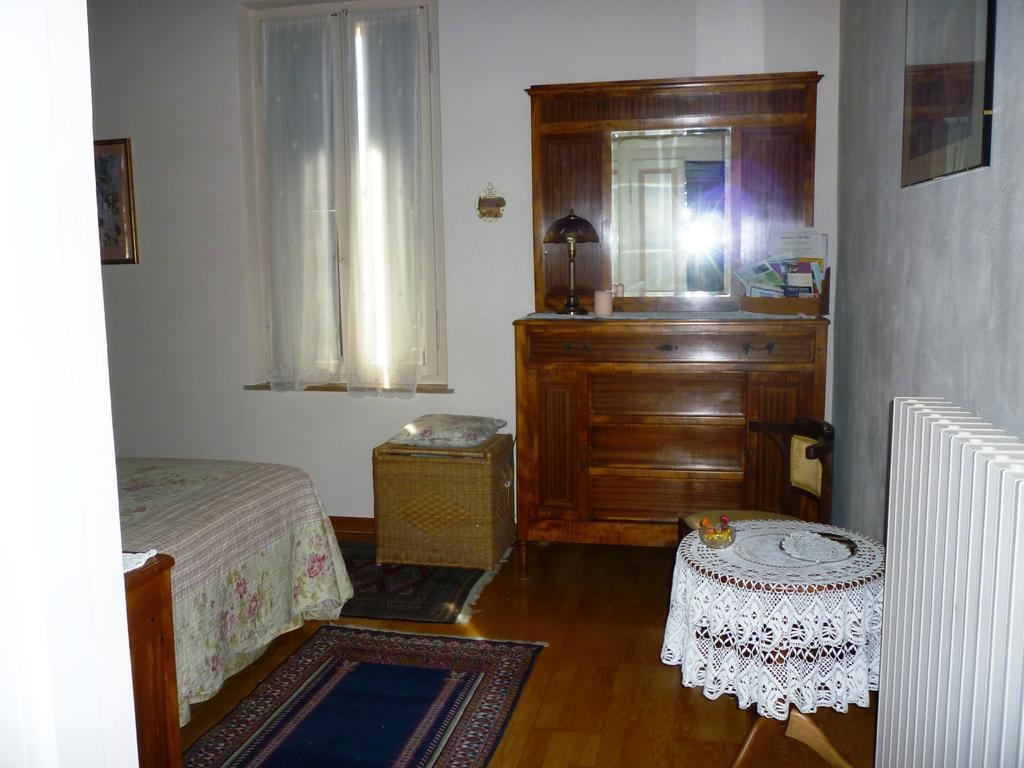 B&B Villa Dei Pini Domegliara Szoba fotó