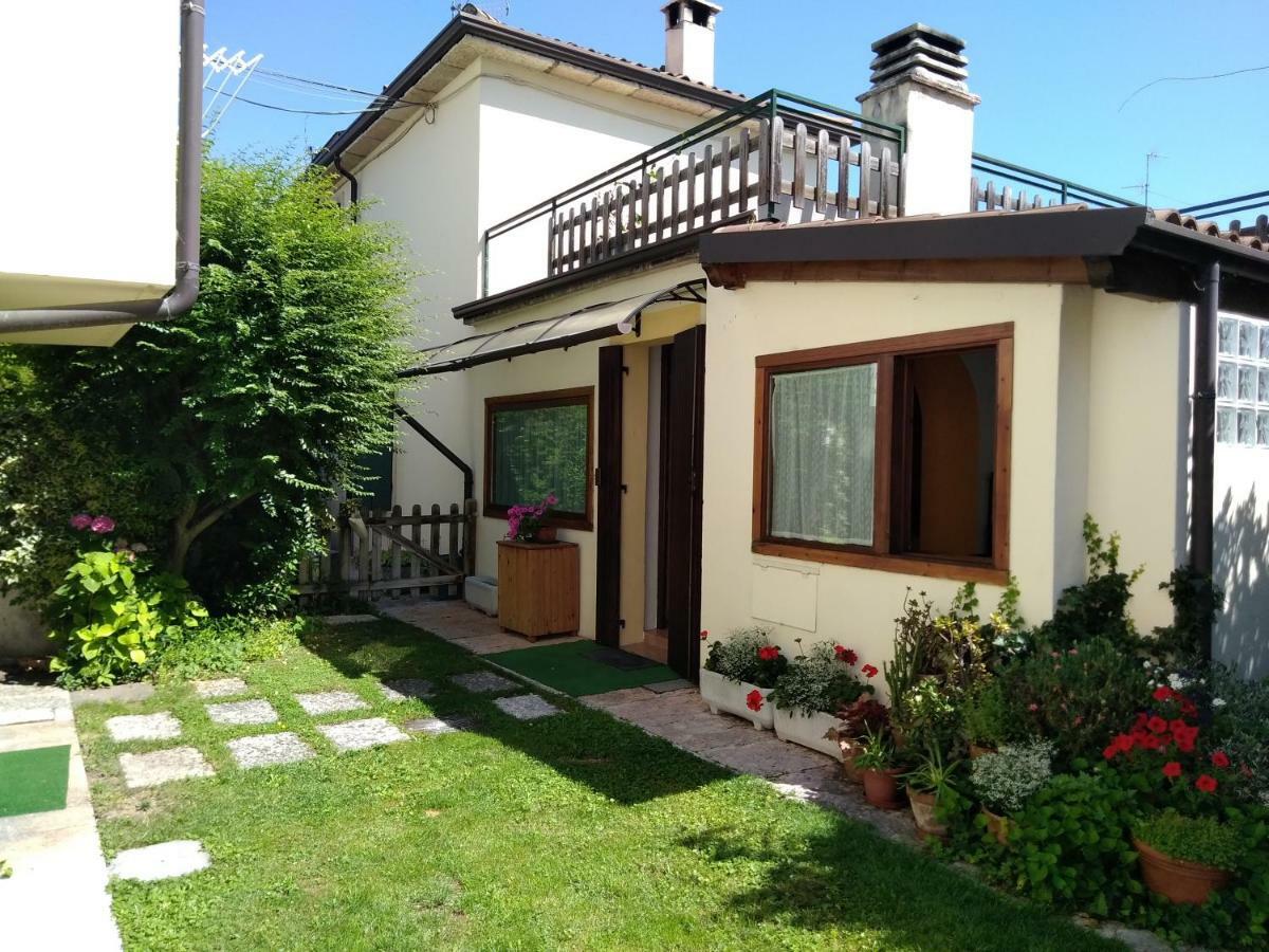 B&B Villa Dei Pini Domegliara Szoba fotó
